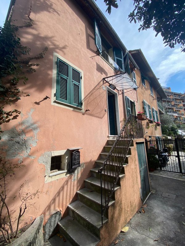 casa semindipendente in affitto a Genova in zona Apparizione