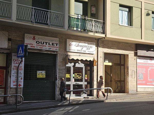 negozio in affitto a Genova in zona Quezzi