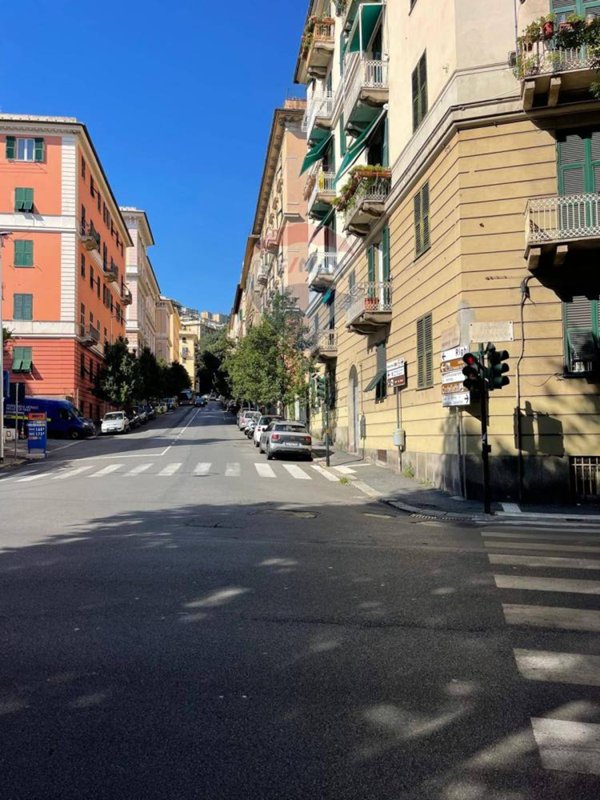 negozio in affitto a Genova in zona Oregina