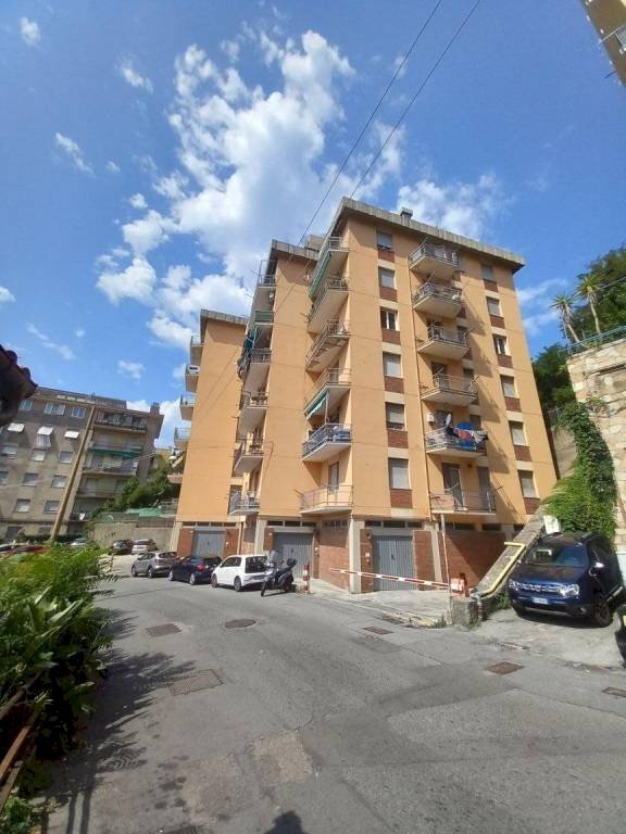 casa indipendente in affitto a Genova in zona Rivarolo