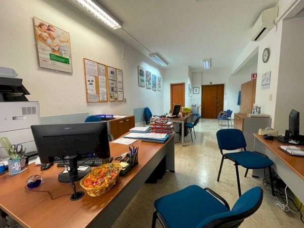 ufficio in affitto a Genova in zona Sampierdarena
