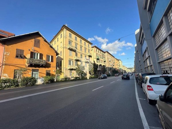 negozio in vendita a Genova in zona Sestri Ponente