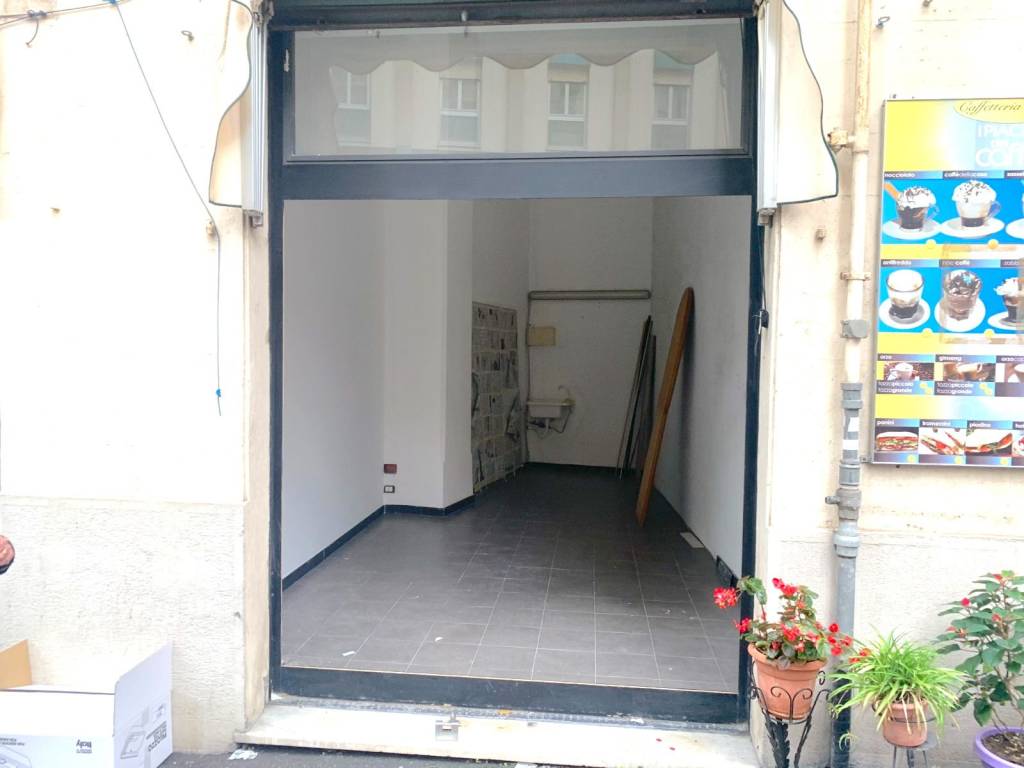 negozio in affitto a Genova in zona San Martino