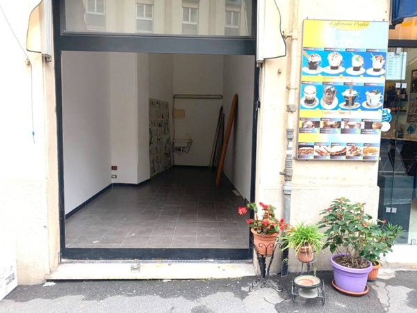 negozio in affitto a Genova in zona San Martino