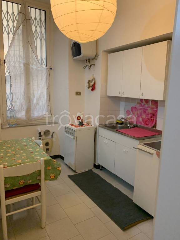 appartamento in affitto a Genova in zona Sottoripa / Maddalena / Molo