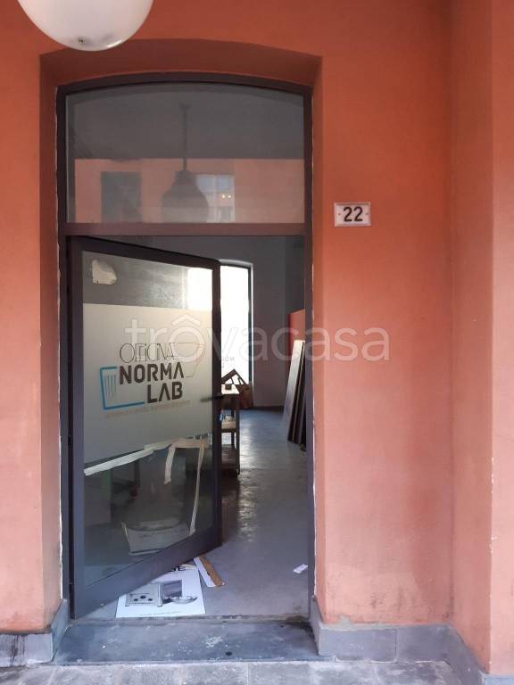 negozio in affitto a Genova in zona Sestri Ponente