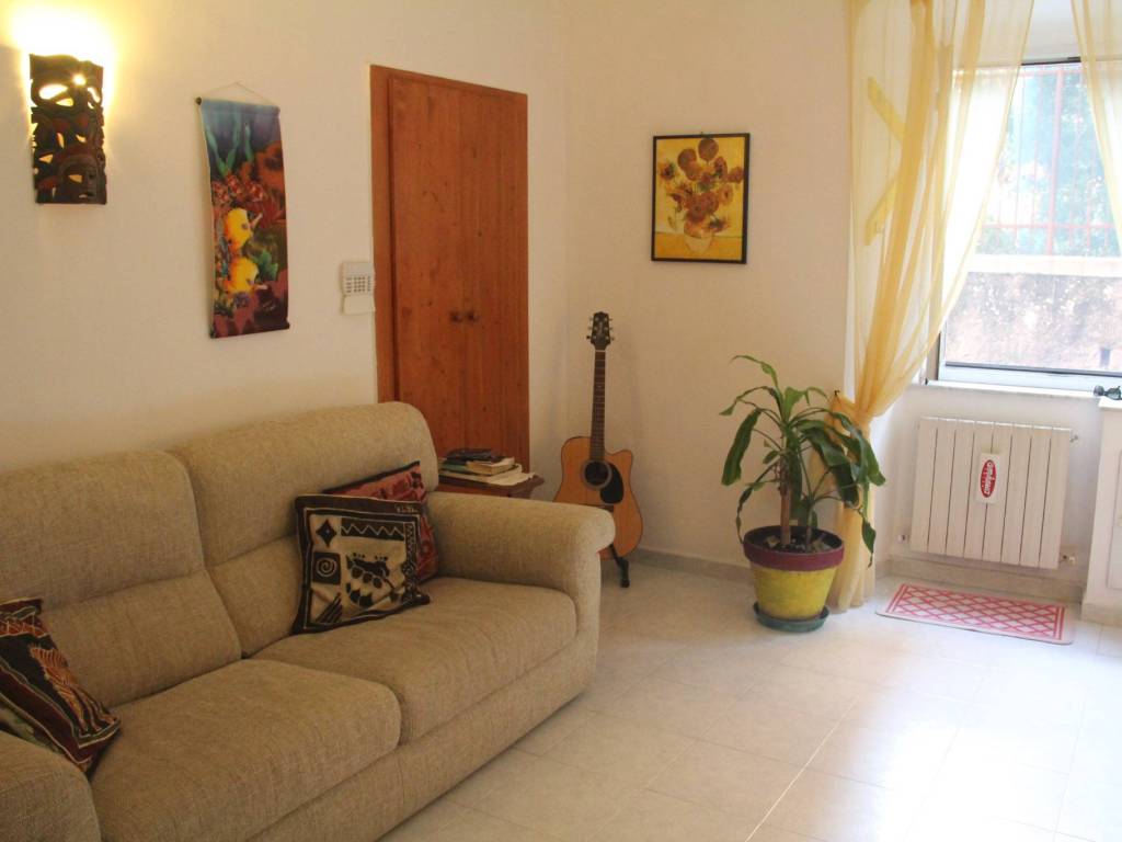 appartamento in affitto a Genova in zona Sottoripa / Maddalena / Molo