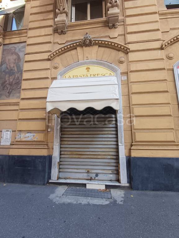 negozio in affitto a Genova in zona Foce
