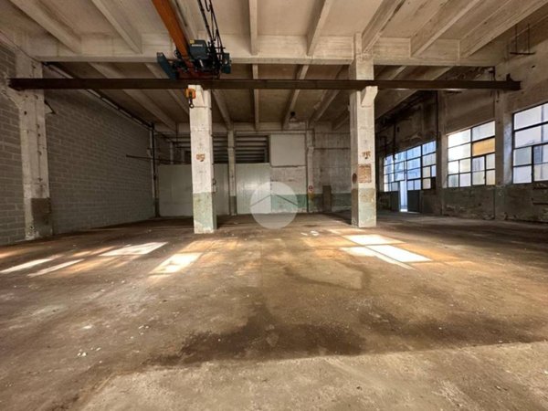 locale commerciale in affitto a Genova in zona Palmaro / Pra'