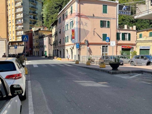 negozio in affitto a Genova in zona Molassana
