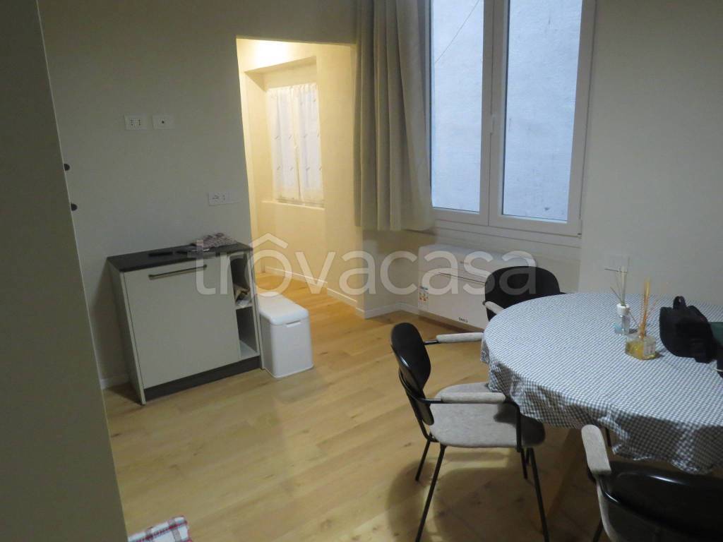 appartamento in affitto a Genova in zona Sottoripa / Maddalena / Molo