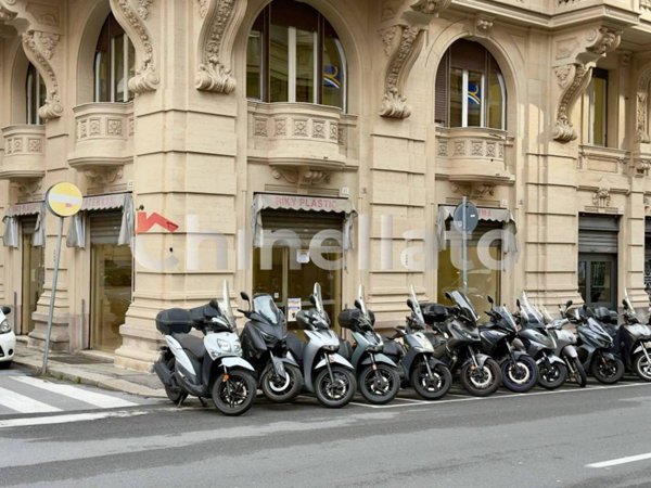 negozio in affitto a Genova