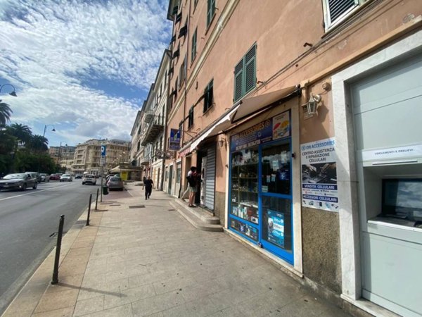 negozio in affitto a Genova in zona Pegli