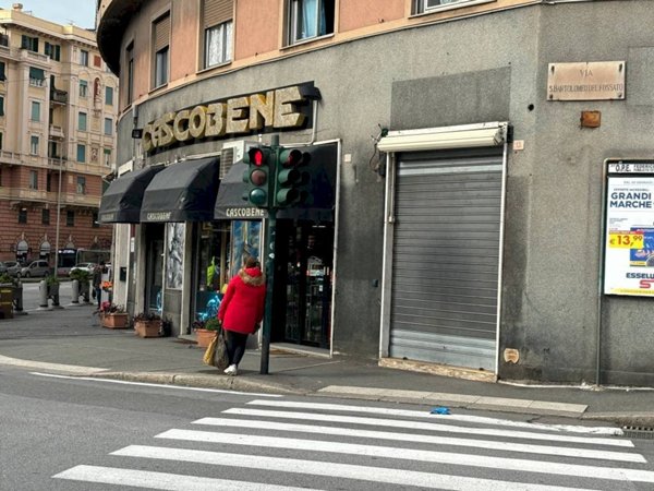 negozio in affitto a Genova in zona Sampierdarena