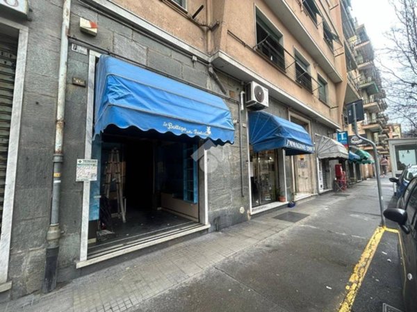 negozio in affitto a Genova in zona Rivarolo