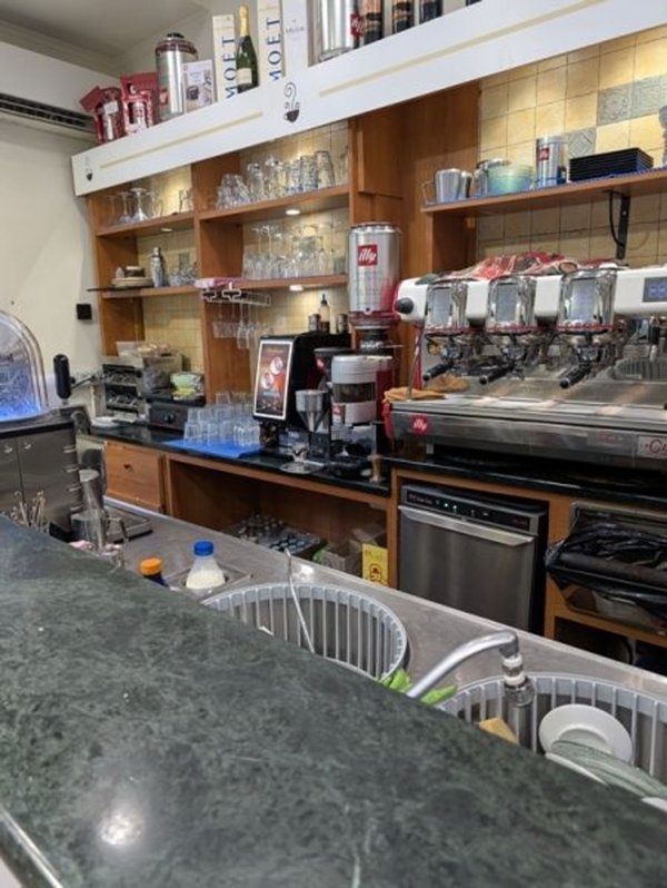 negozio in affitto a Genova in zona Pontedecimo