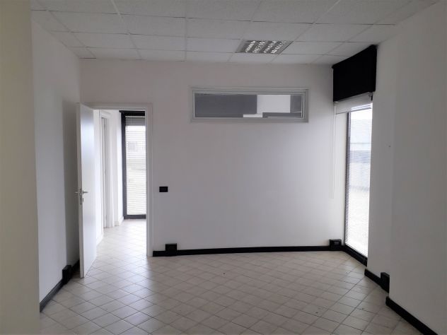 negozio in affitto a Genova in zona Sturla