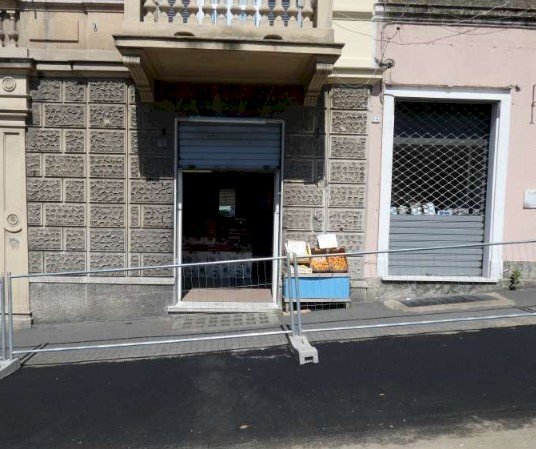 locale commerciale in affitto a Genova in zona Sestri Ponente