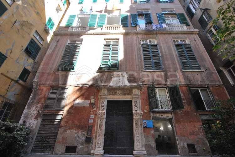appartamento in affitto a Genova in zona Sottoripa / Maddalena / Molo