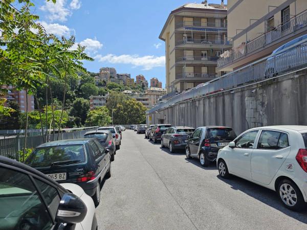 negozio in affitto a Genova in zona Sturla