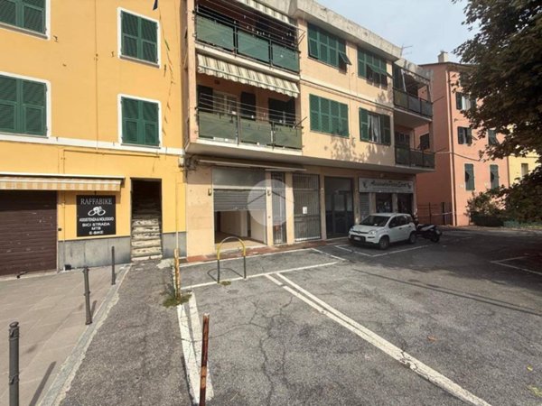 negozio in affitto a Genova in zona Voltri