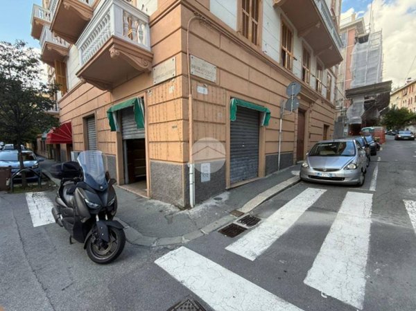 negozio in affitto a Genova in zona Pegli