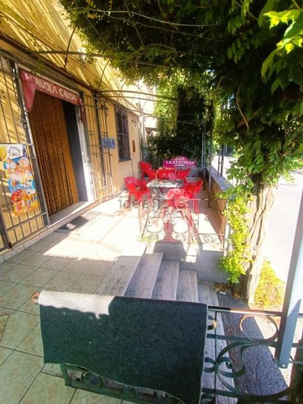 negozio in affitto a Genova in zona Bolzaneto