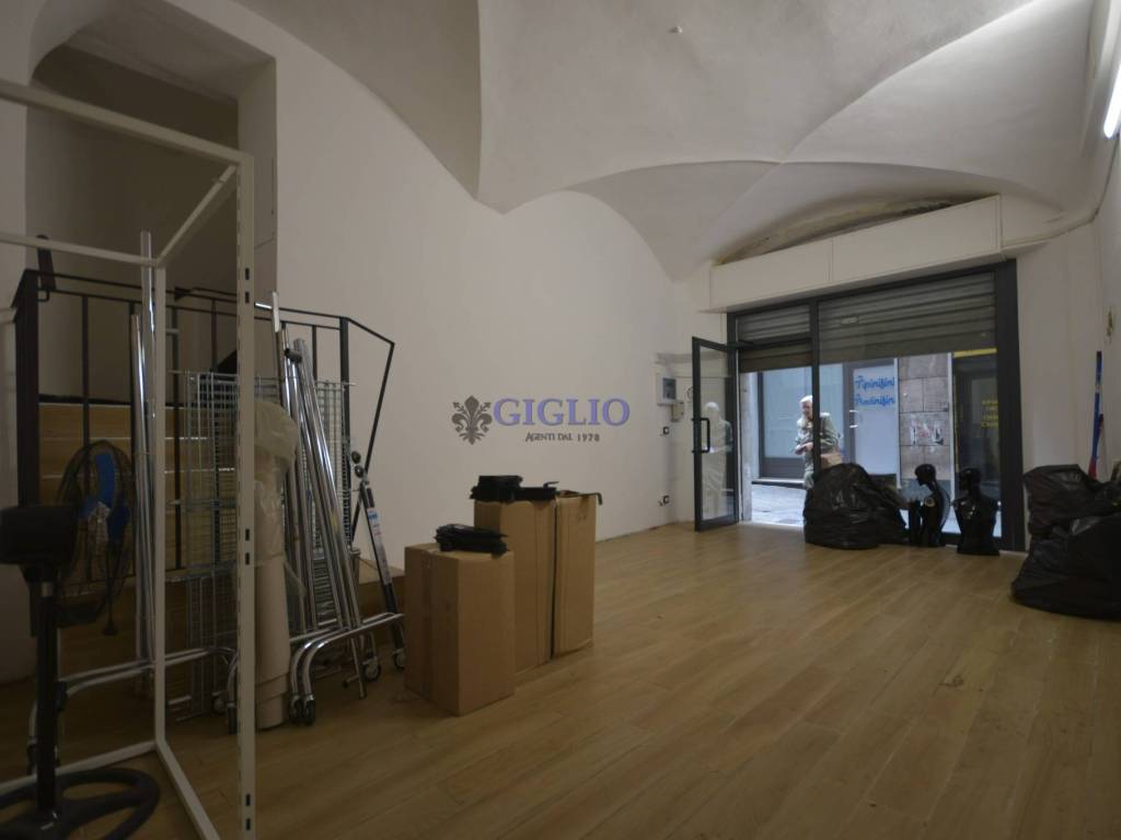 negozio in affitto a Genova in zona Sottoripa / Maddalena / Molo