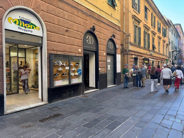 negozio in affitto a Genova in zona Borzoli