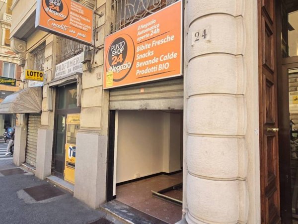 negozio in affitto a Genova in zona Foce