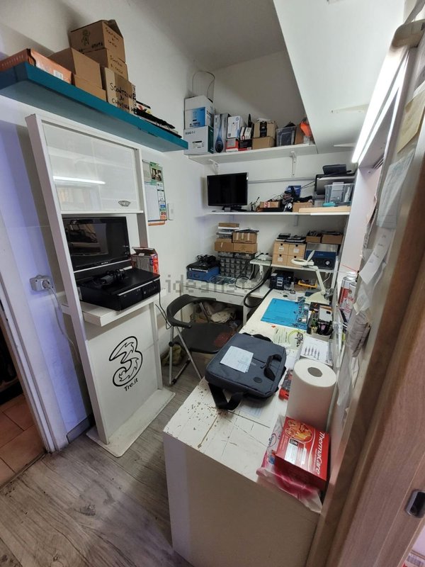 locale commerciale in affitto a Genova in zona San Vincenzo