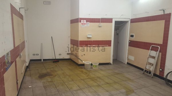locale commerciale in affitto a Genova in zona Sottoripa / Maddalena / Molo