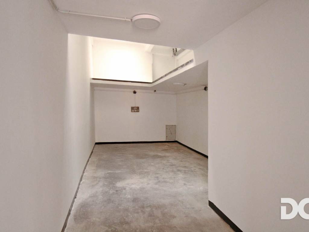 locale commerciale in affitto a Genova in zona San Vincenzo