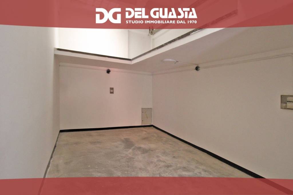 locale commerciale in affitto a Genova in zona San Vincenzo