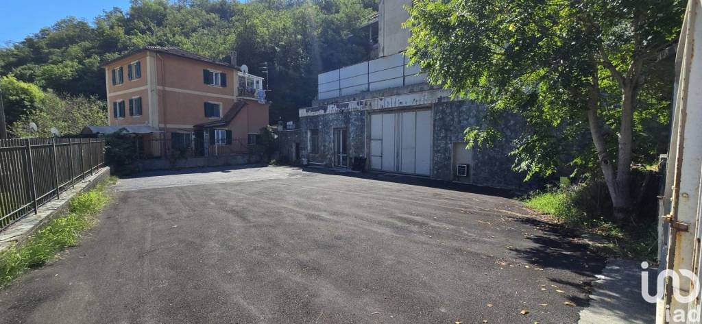locale commerciale in affitto a Genova in zona Struppa