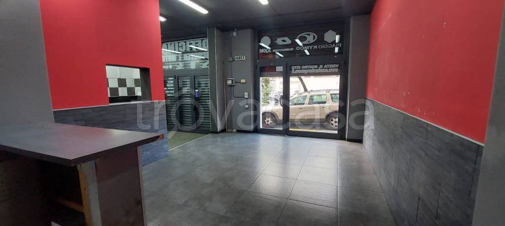 negozio in affitto a Genova in zona Foce