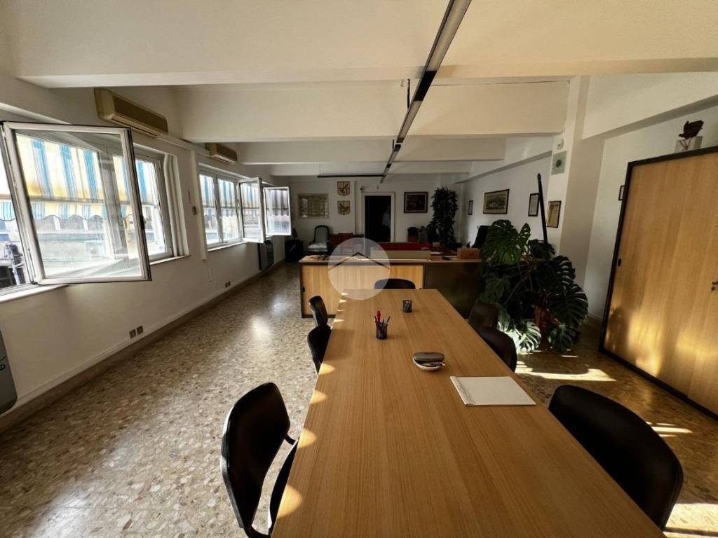 ufficio in affitto a Genova in zona Palmaro / Pra'