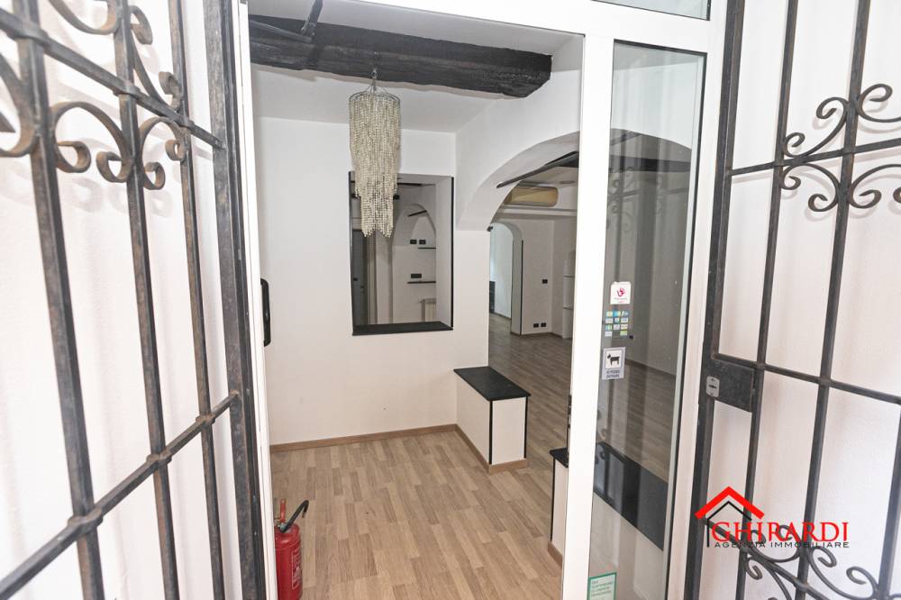 locale commerciale in affitto a Genova in zona Sestri Ponente