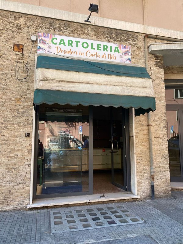 negozio in affitto a Genova in zona Quezzi