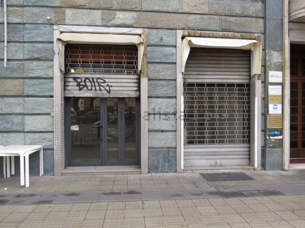 negozio in affitto a Genova in zona Foce