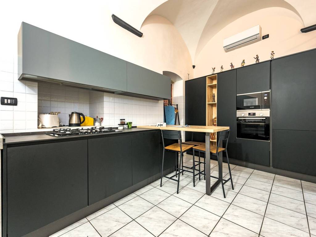 appartamento in affitto a Genova in zona Sottoripa / Maddalena / Molo