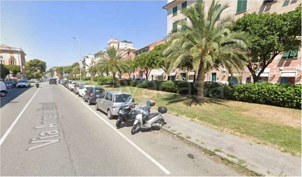 negozio in affitto a Genova