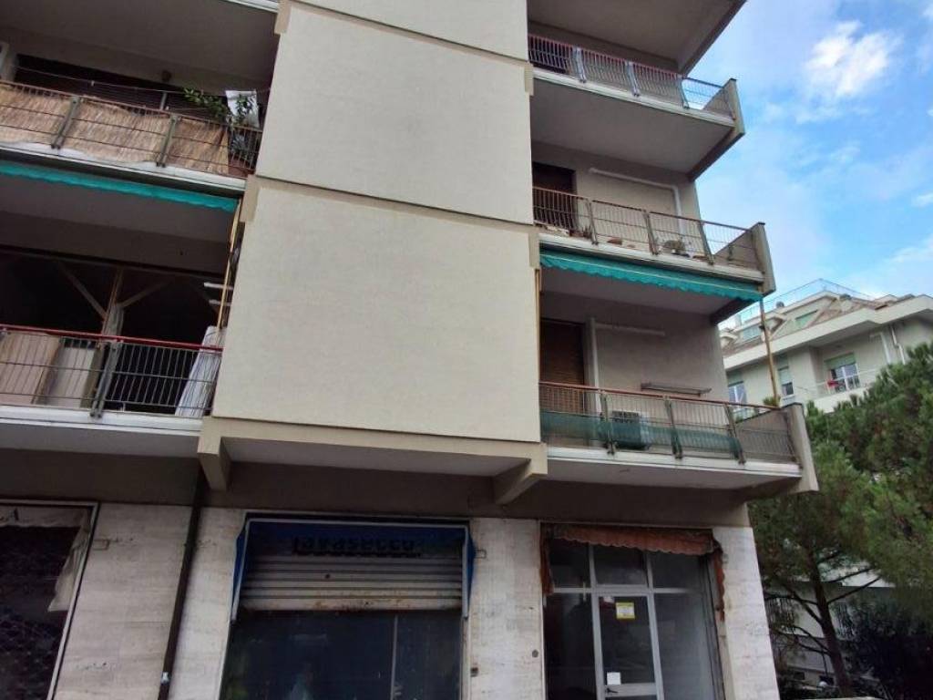 negozio in affitto a Genova in zona Albaro