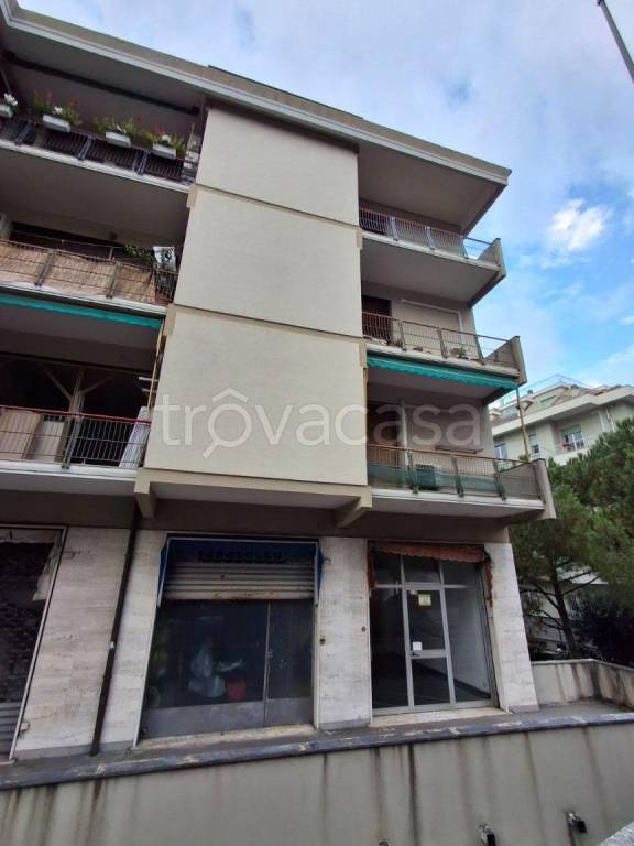 negozio in affitto a Genova in zona Albaro