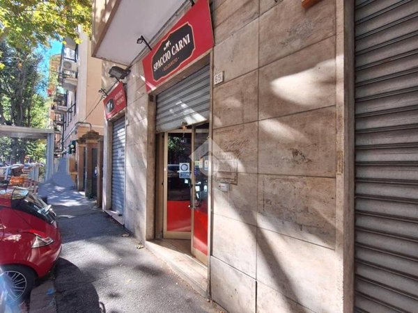 negozio in affitto a Genova in zona Bolzaneto