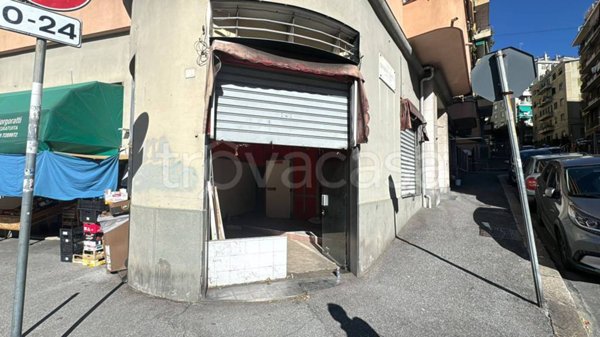 negozio in affitto a Genova