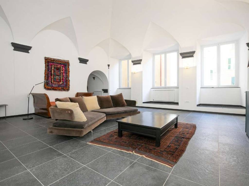 appartamento in affitto a Genova in zona Sottoripa / Maddalena / Molo