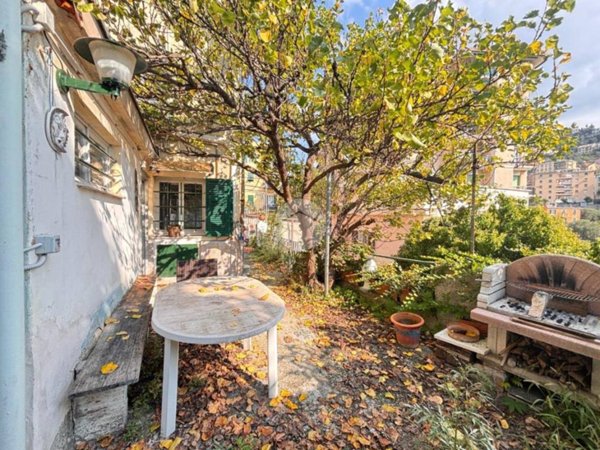 casa indipendente in affitto a Genova in zona San Martino