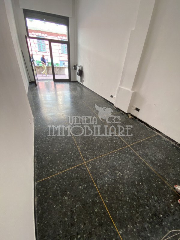locale commerciale in affitto a Genova in zona Castelletto