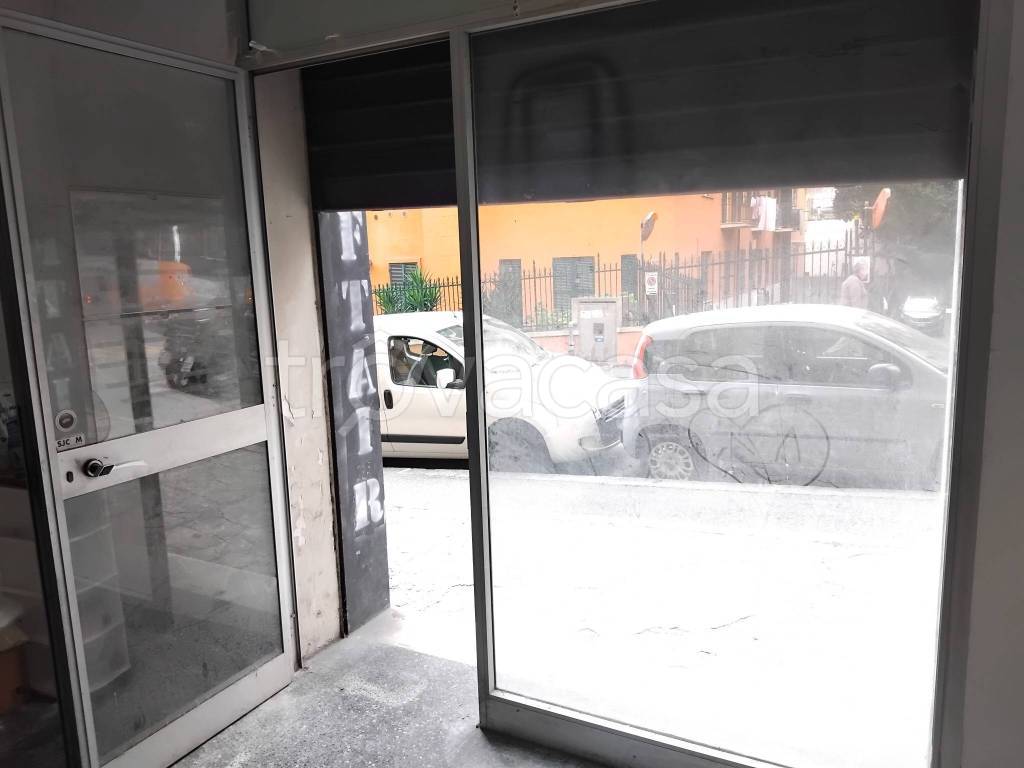 negozio in affitto a Genova in zona San Fruttuoso